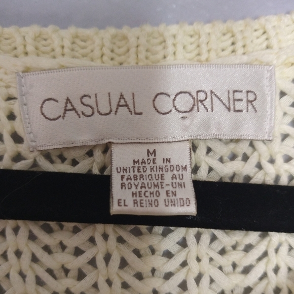 Beautiful pale yellow Casual corner open knit weave sweater, size M. - Picture 2 of 5